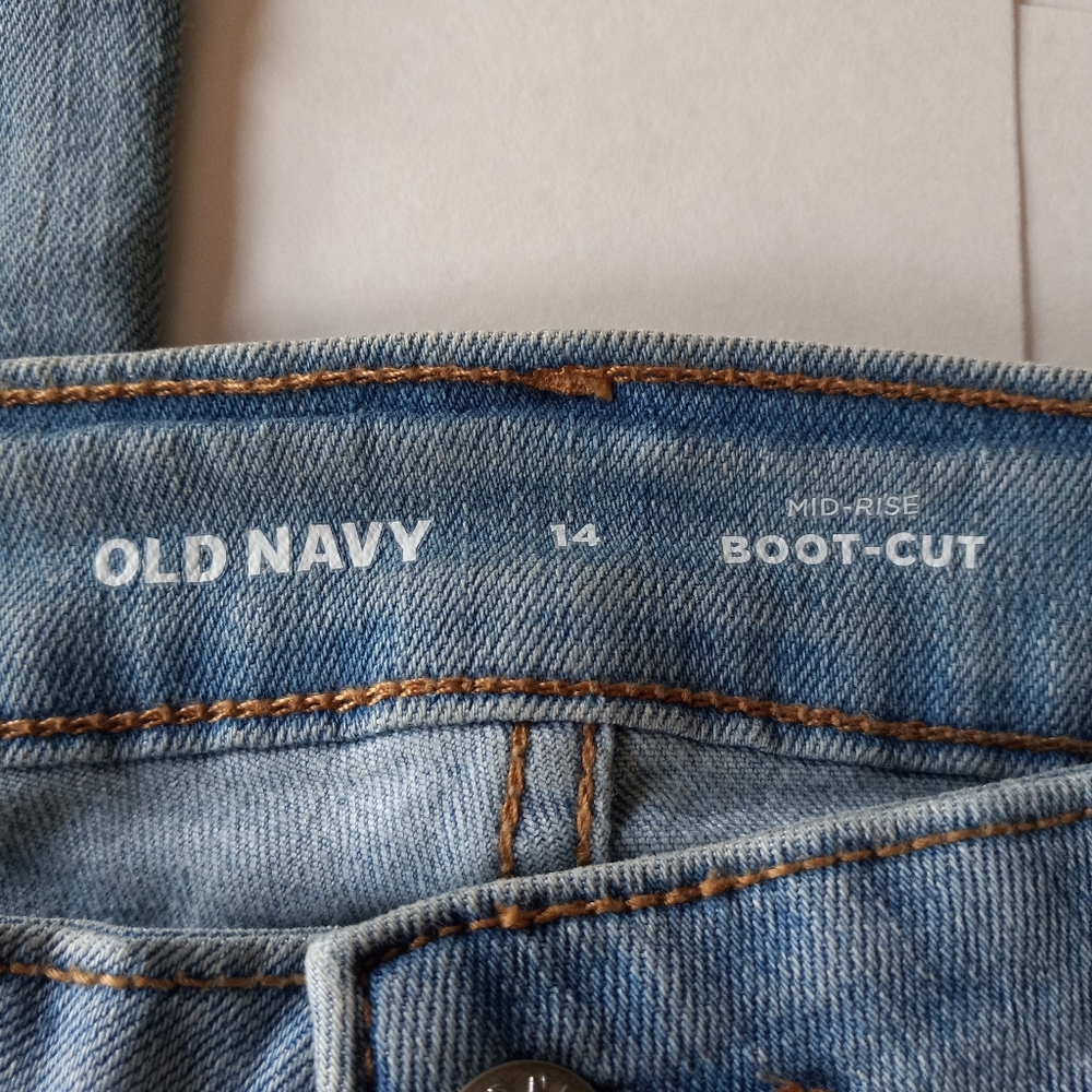 Old Navy Boot-Cut Mid-Rise Stretchy Jean's Size 14 Faded Blue NWT